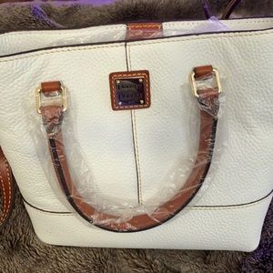 Medium Dooney & Bourke tote bag